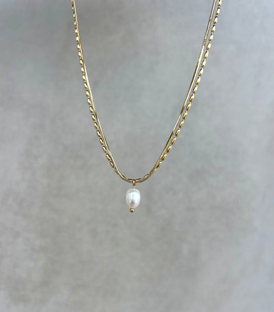 Laura Pearl Necklace