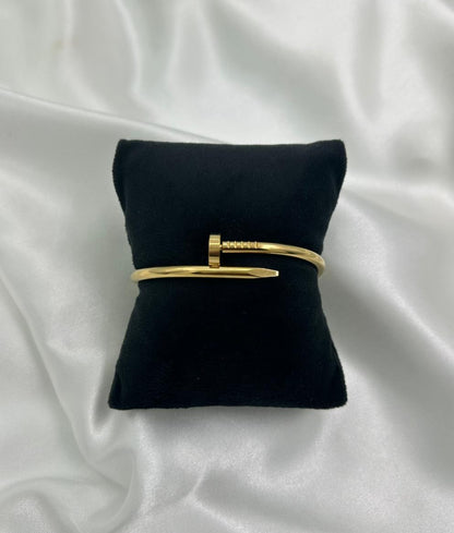 Gold Plain Nail Bracelet