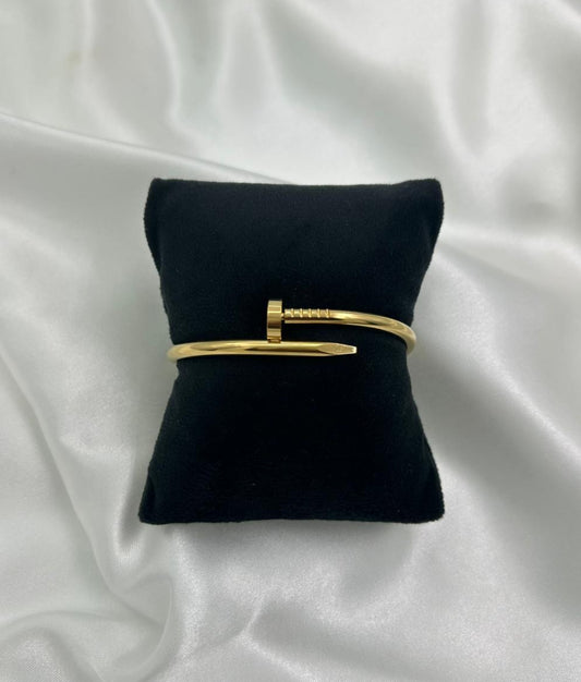 Gold Plain Nail Bracelet